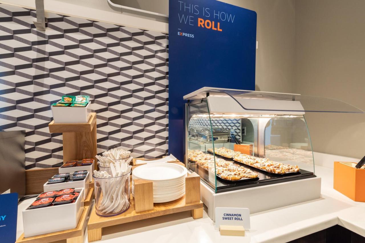Holiday Inn Express & Suites - Milan - Sandusky Area By Ihg Εξωτερικό φωτογραφία