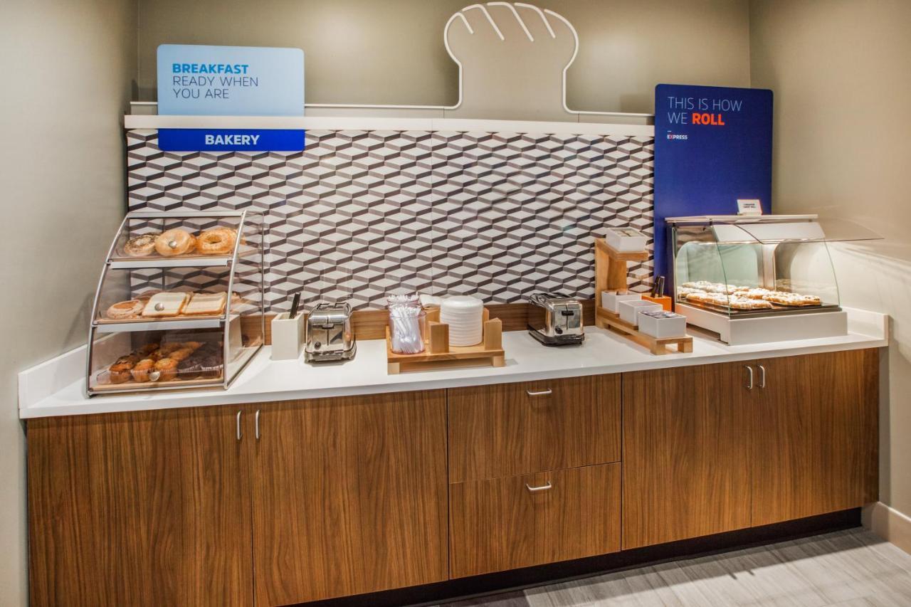 Holiday Inn Express & Suites - Milan - Sandusky Area By Ihg Εξωτερικό φωτογραφία