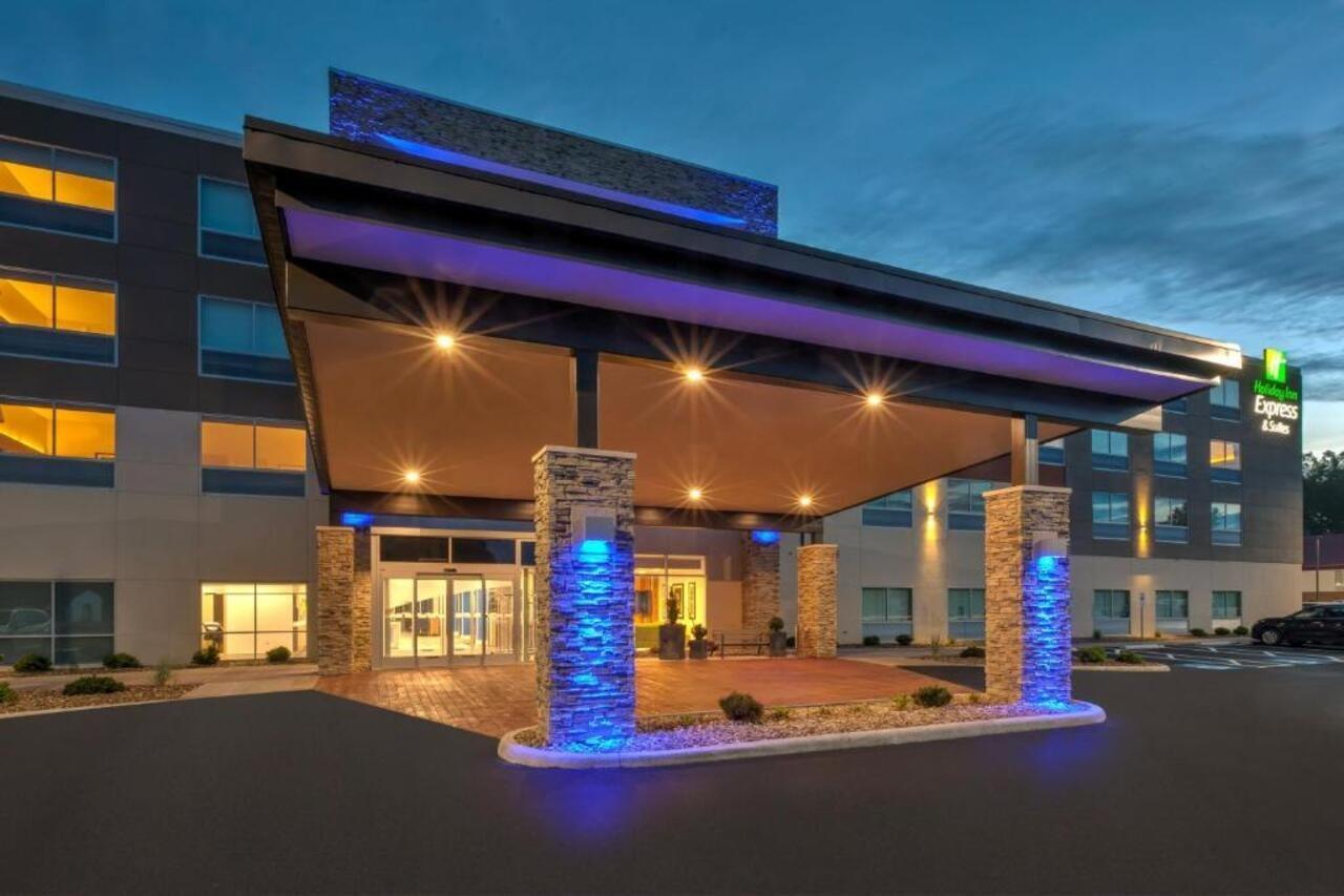 Holiday Inn Express & Suites - Milan - Sandusky Area By Ihg Εξωτερικό φωτογραφία