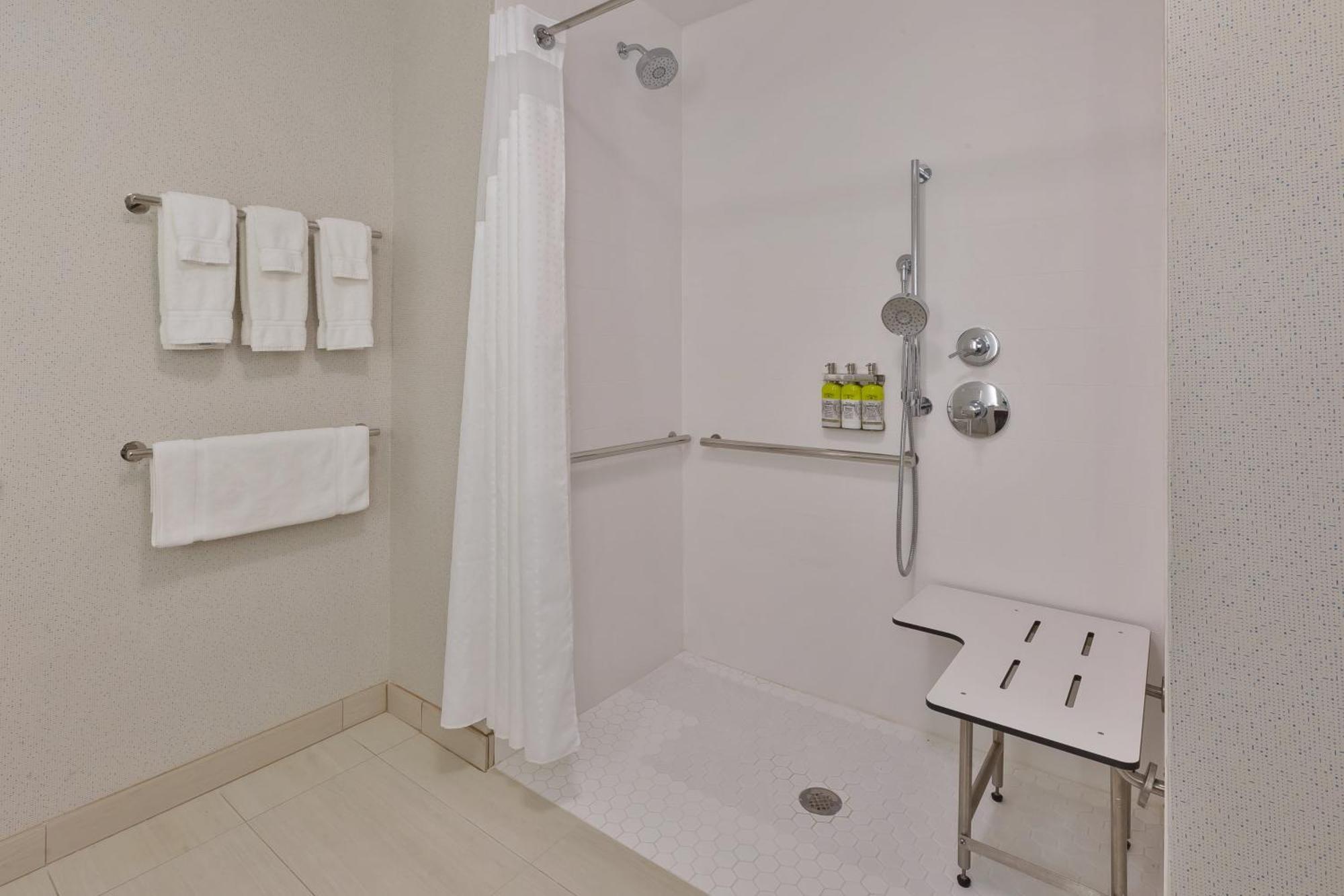 Holiday Inn Express & Suites - Milan - Sandusky Area By Ihg Εξωτερικό φωτογραφία